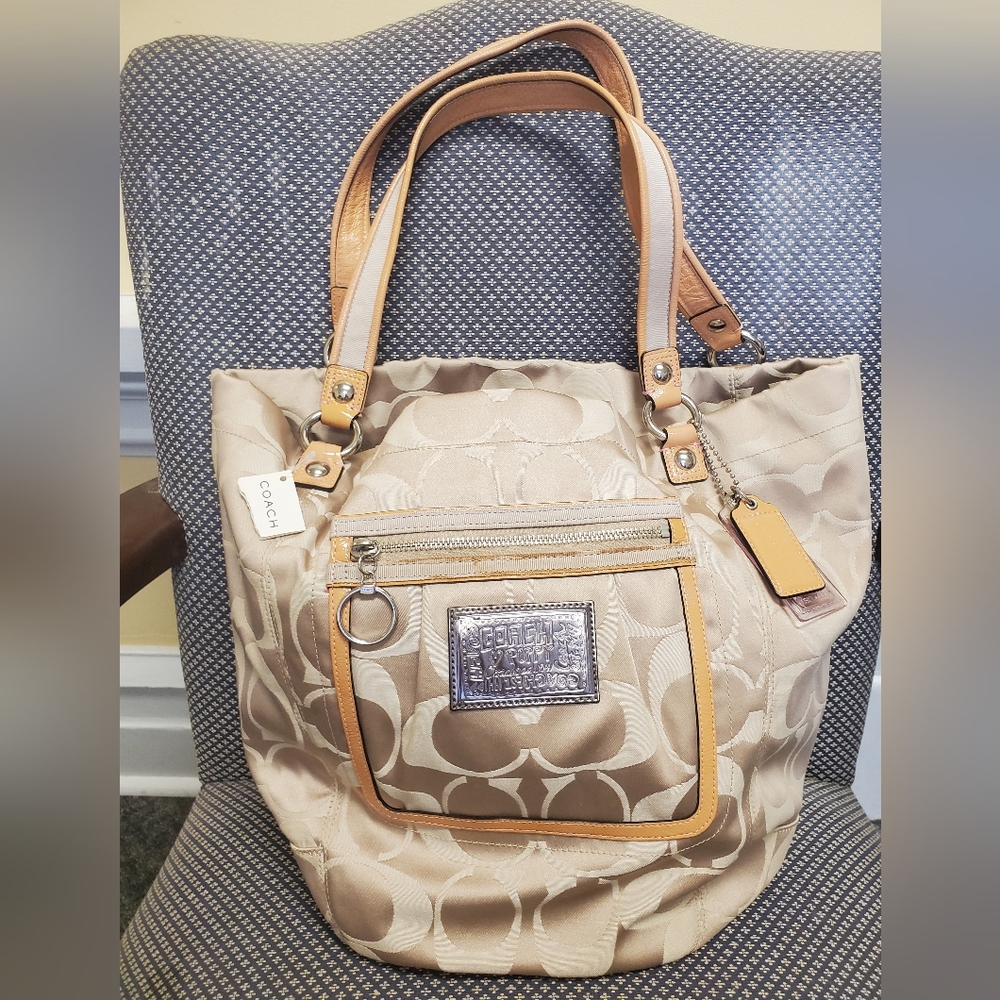Coach Poppy Bella Signature Bag